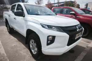 MITSUBISHI L200 2.4 KATANA CRM 4X4 AÑO 2022 (SANTIAGO)  RHHR 75